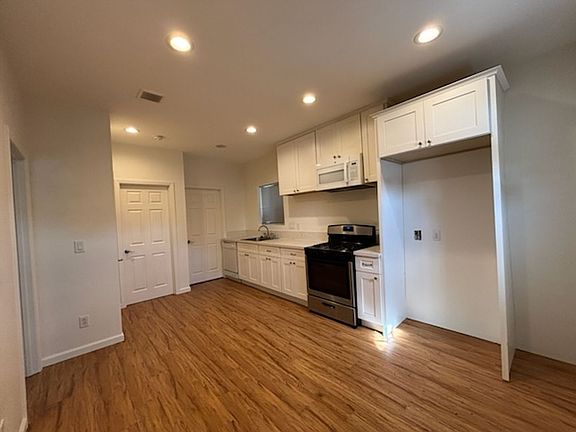 3rd image of 375 E Mayberry Ave #2