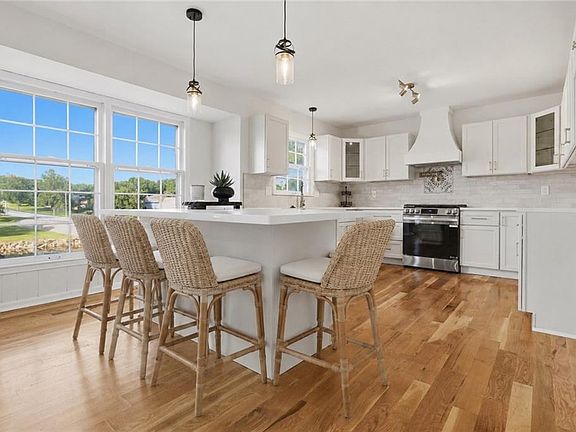 3rd image of 3628 NE Basswood Dr