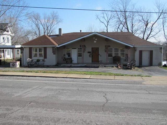 1st image of 518 S Grand Ave