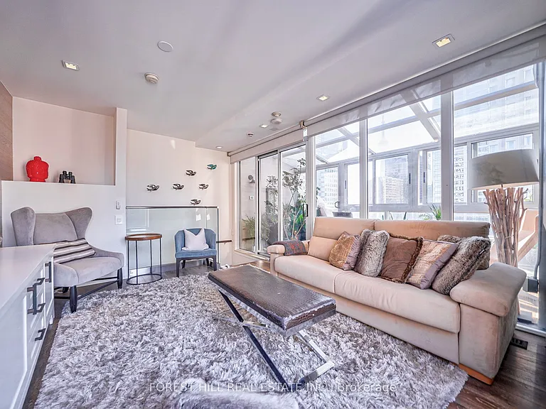 8 Colborne St #Penthouse 2701 — Photo 31