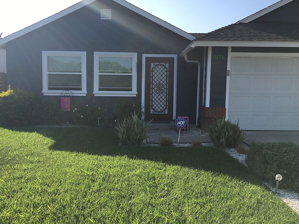 2nd image of 11676 Fernwood Ave