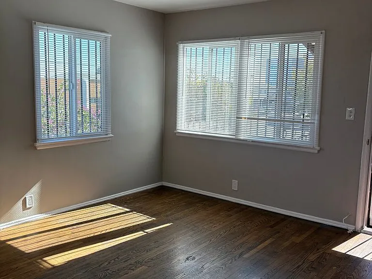 7411 S Hoover St — Photo 3