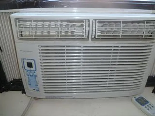 Rented by Robyn Lee, LREB | media 11