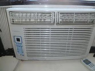 Rented by Robyn Lee, LREB