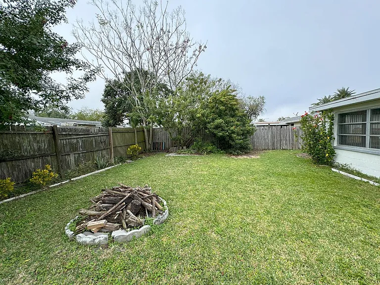 7410 Castanea Dr — Photo 18