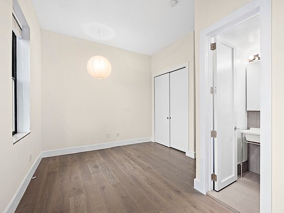 5th image of 203 W 22nd St APT 2