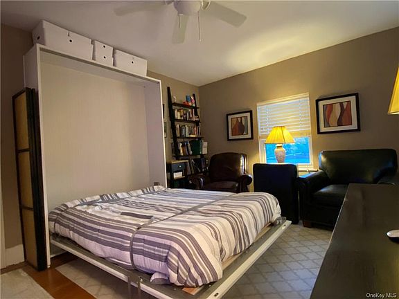 5th image of 172 Myrtle Blvd APT 2B