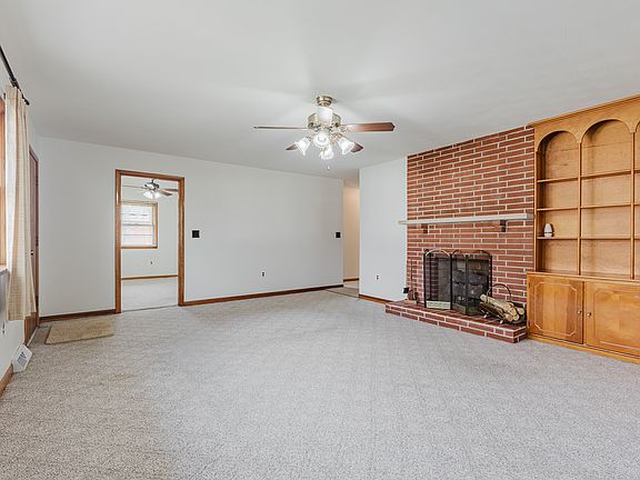 3rd image of 509 N Mantle Ave
