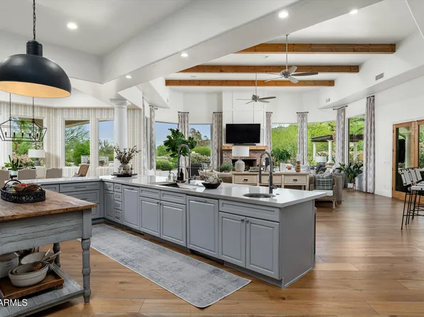 8229 N RIDGEVIEW Drive, Paradise Valley, AZ 85253