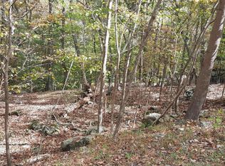 8 Sec Decker Rd, Bushkill, PA 18324