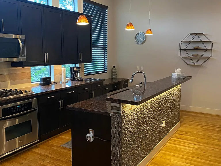 1415 Bonnie Brae St #E — Photo 2