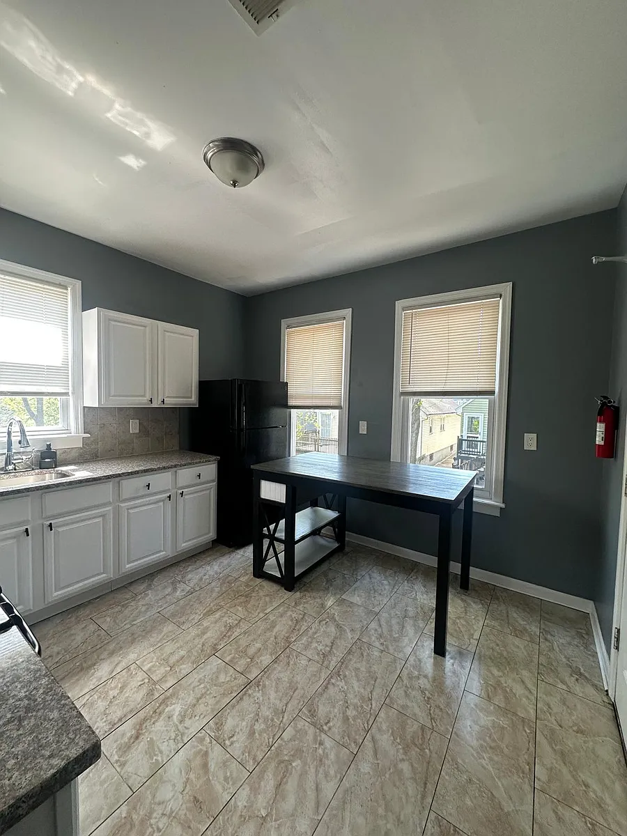Building Photo - 135 Norwood St #2C