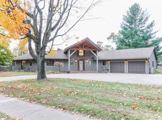 1010 Berlin St, Waupaca, WI 54981