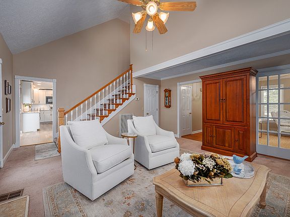 3rd image of 1013 Countrywood Dr