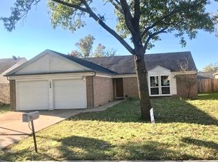 1800 Crimson Ct, Arlington, TX 76018