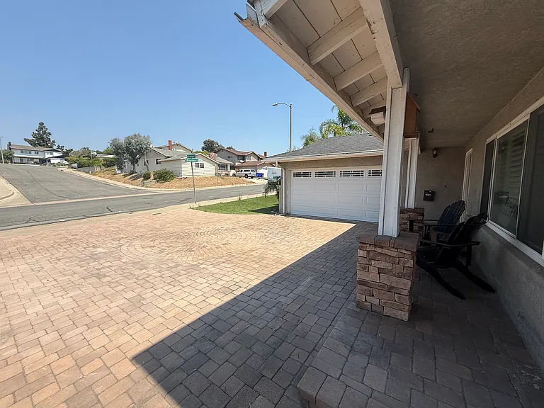 5975 Broadmoor Dr — Photo 2