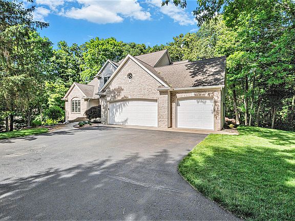 3rd image of 6064 Songbird Ln SE