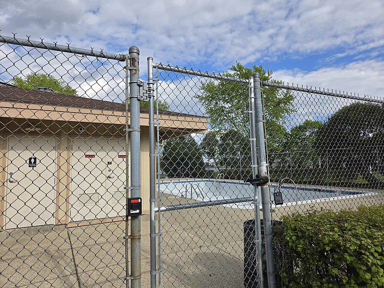 4 Crestview Ln #10 — Photo 17