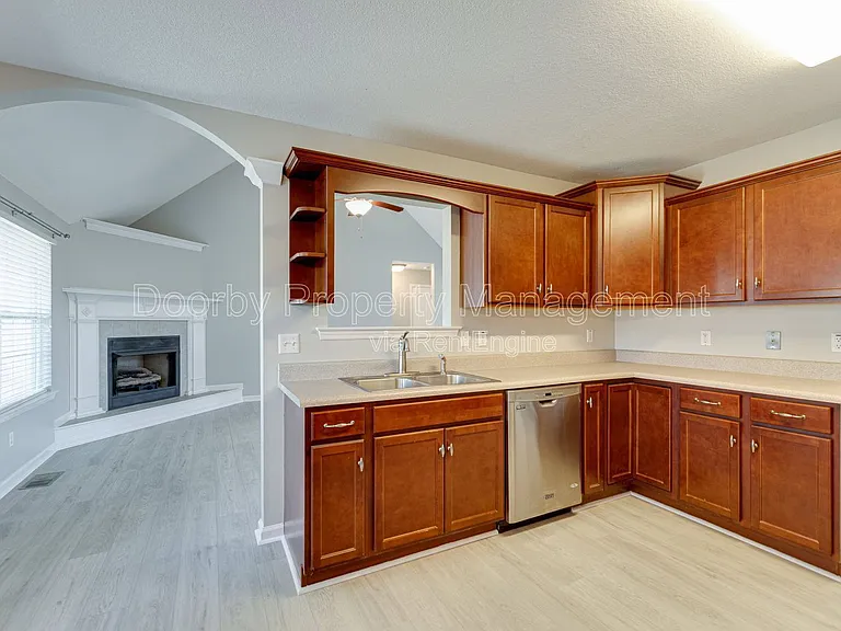 7420 Salmon Ln — Photo 6
