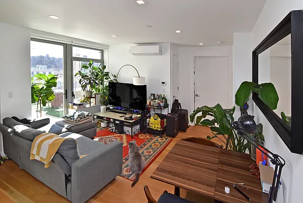 Rented by Ledvech Group | media 23