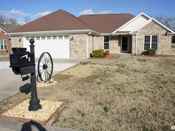 2 Eagle Ln, Metropolis, IL 62960