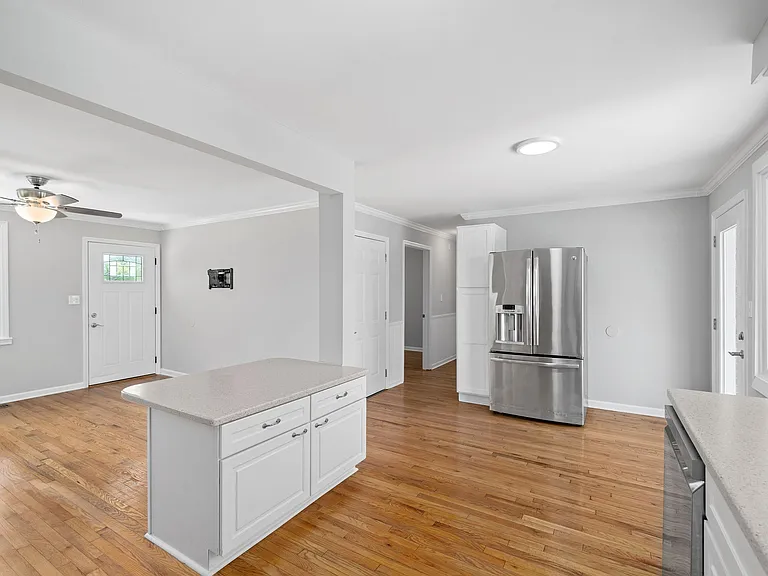 4151 Chapel Hill Rd — Photo 9