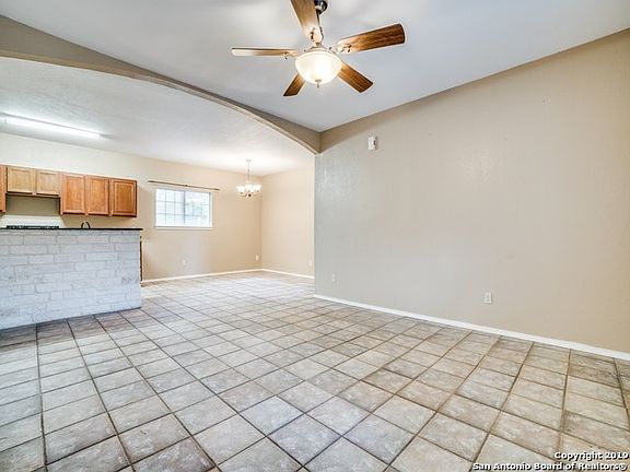 3rd image of 2202 Hickory Way