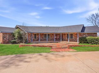 1103 N 8th St, Sayre, OK 73662