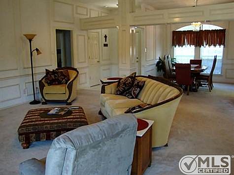 3rd image of 3307 Pimlico Dr