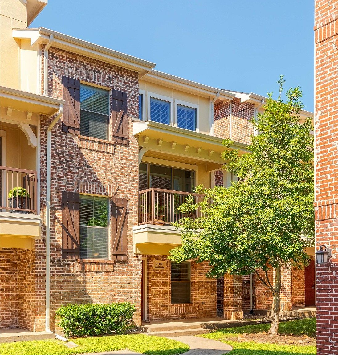 2104 Azure Pointe, Richardson, TX 75080 MLS 21082579 Zillow