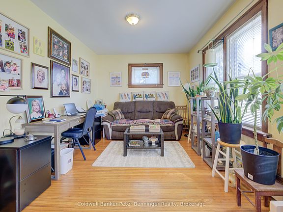 4th image of 1081 Harriston Rd