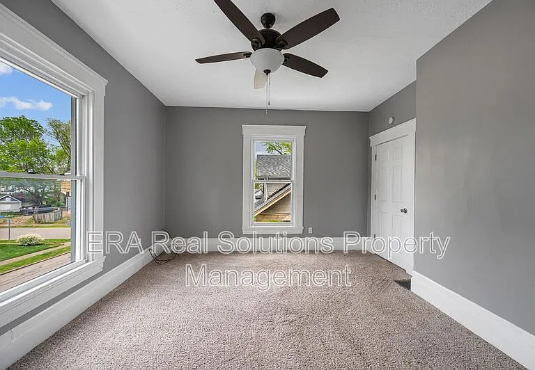 4616 Ward St — Photo 28