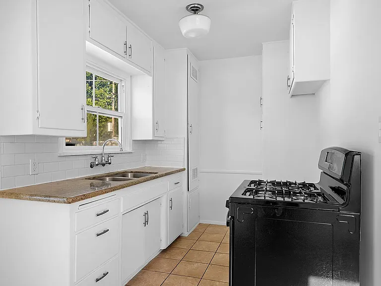 10230 Silverton Ave — Photo 12
