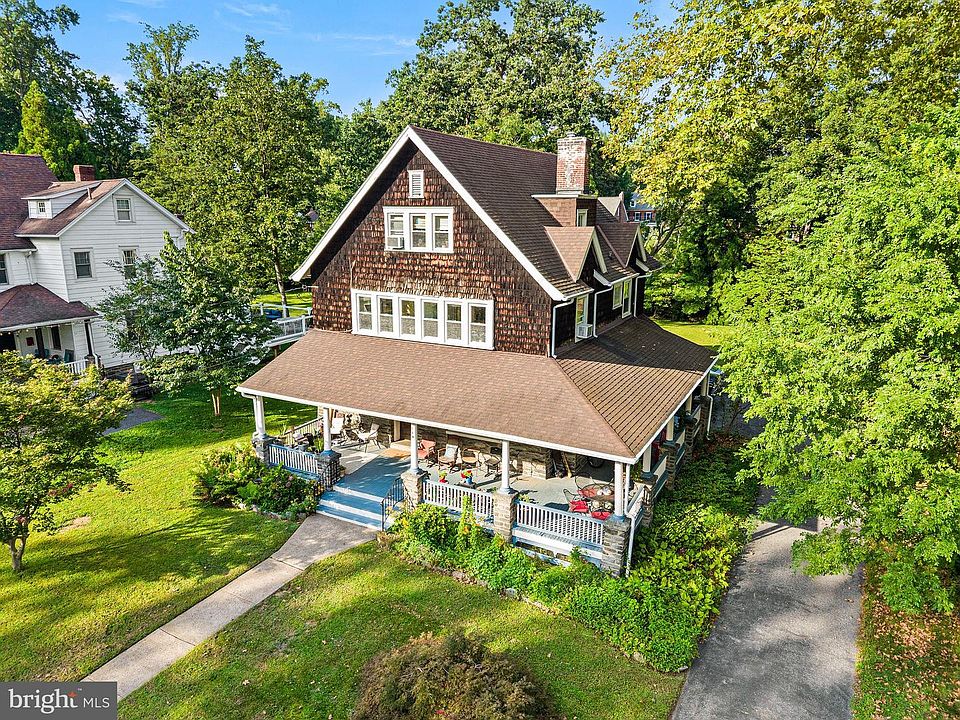 1st image of 239 Kenyon Ave
