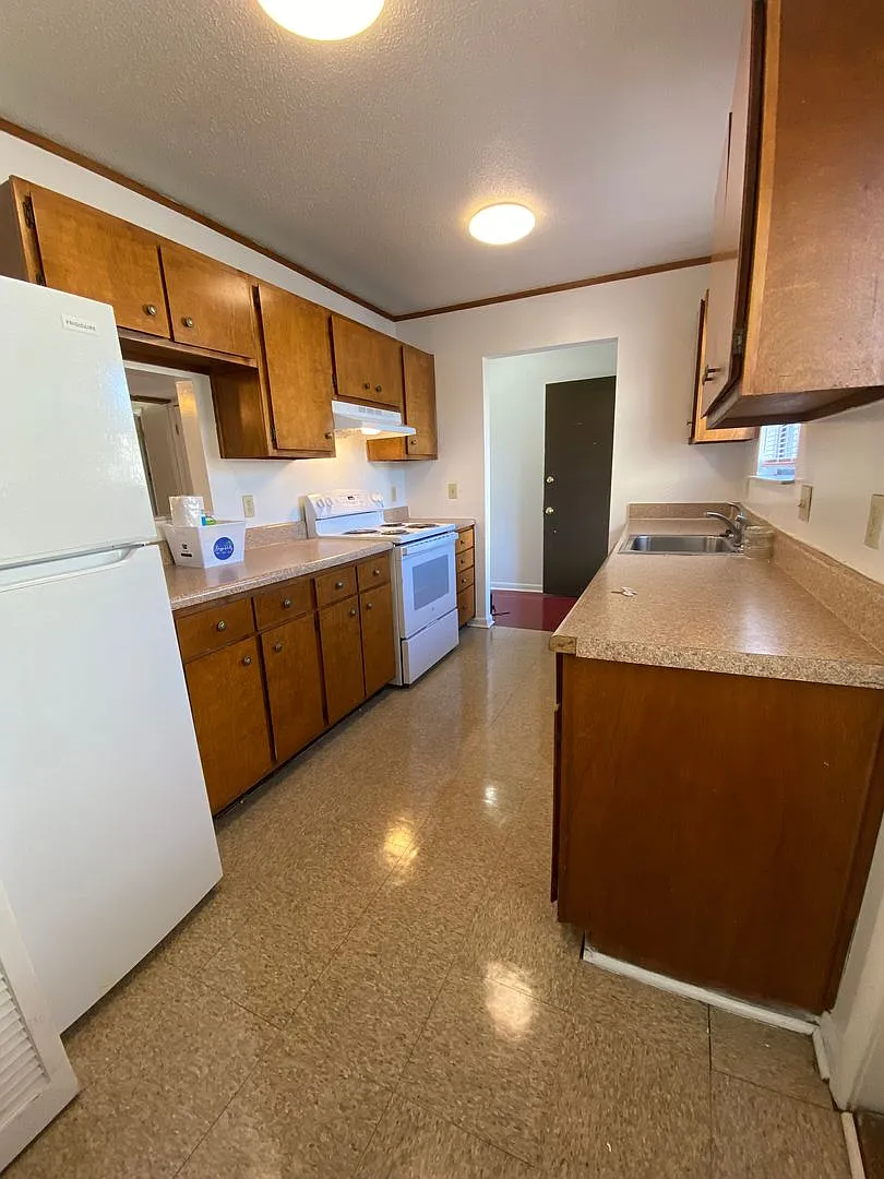 Available Now! (Pets Considered) | Only Pay Electric + Rent — Photo 4