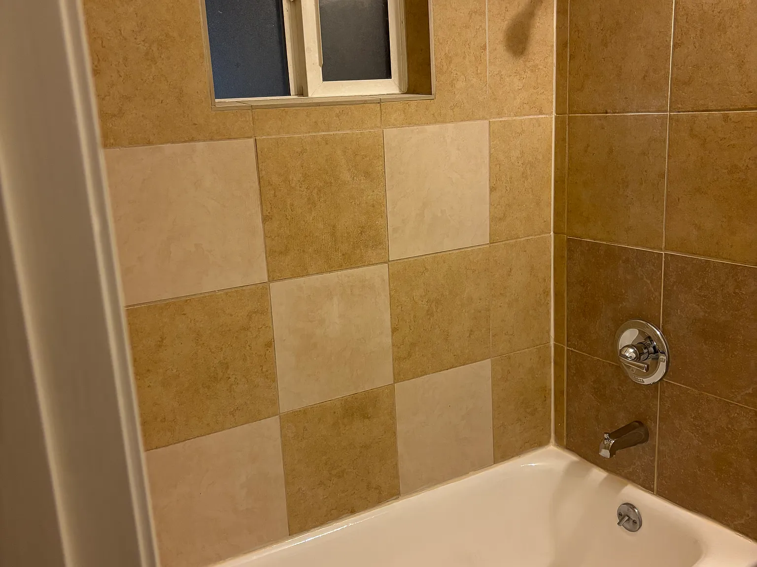 1 bed, 410 sqft, $1,200 — Photo 3
