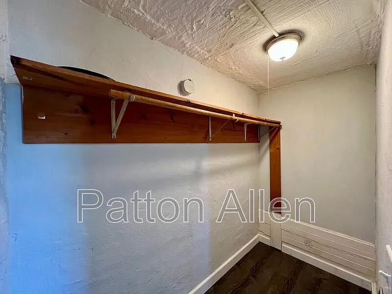 116 E Chestnut St #16 — Photo 17