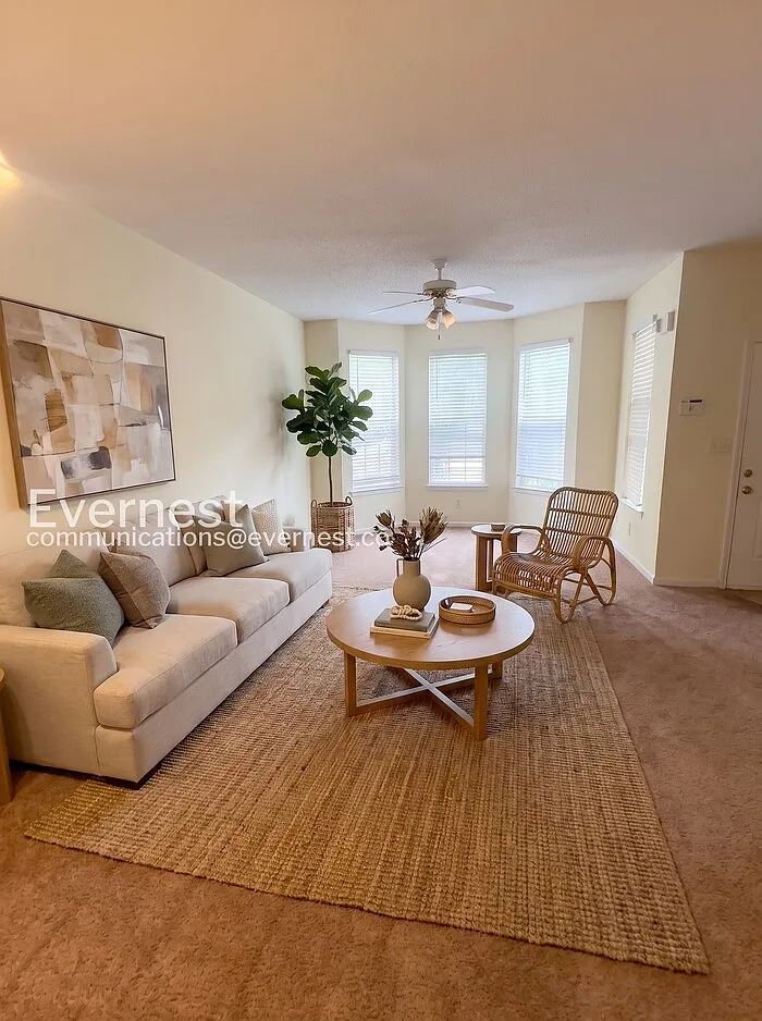 3 bed, 1.5 bath, 1414 sqft, $1,415 — Photo 3