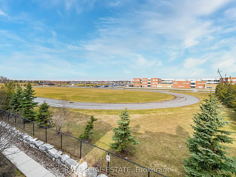 60 Fairwood Cir #28 — Photo 38
