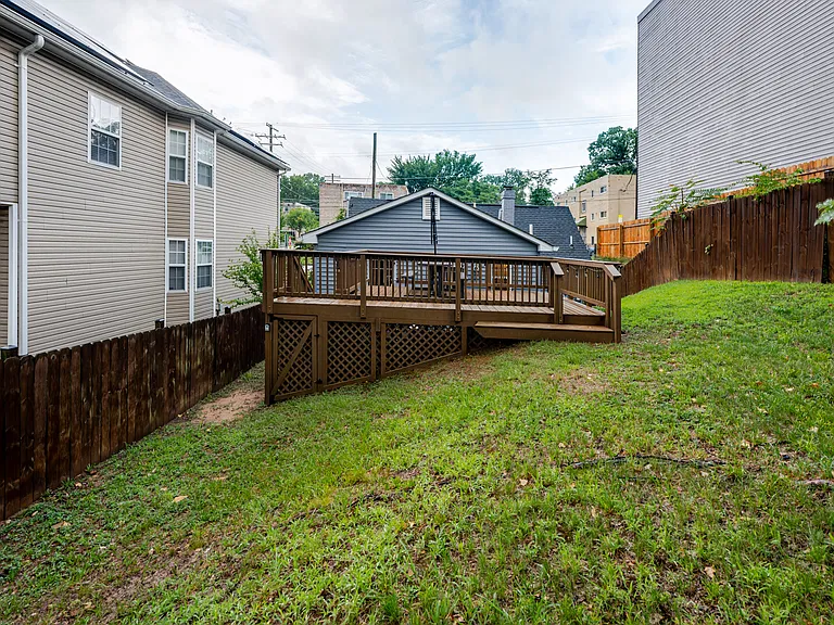 5056 B St SE — Photo 26