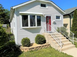 9536 Henrietta Ave, Brookfield, IL 60513