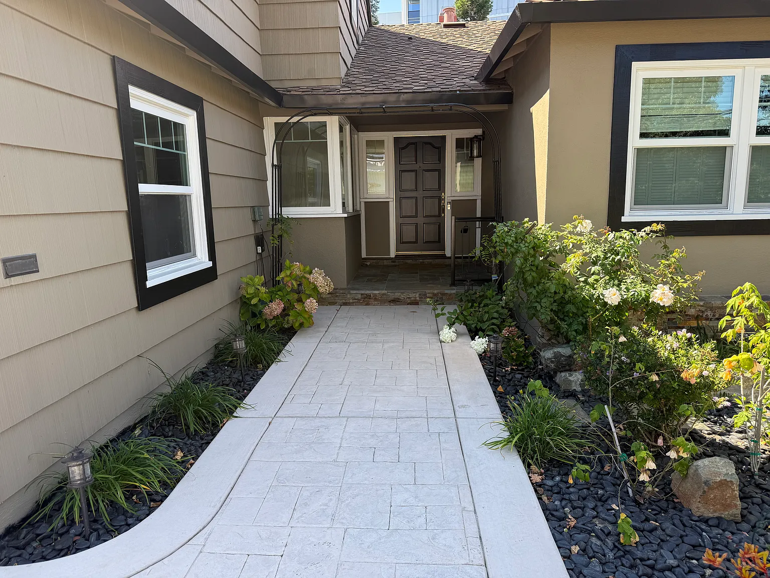 3 bed, 2.5 bath, 1750 sqft, $8,000 — Photo 2