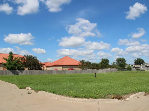 3200 Wilson Ave SW, Cedar Rapids, IA 52404