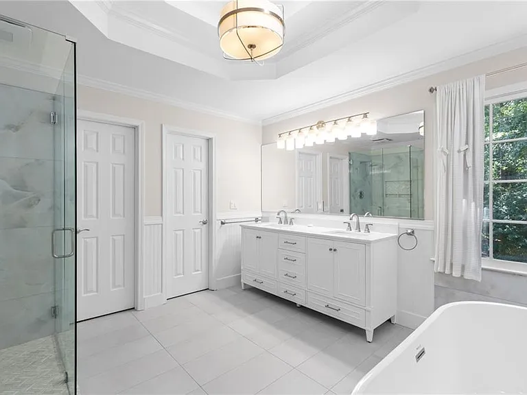 2560 Hamptons Run — Photo 25