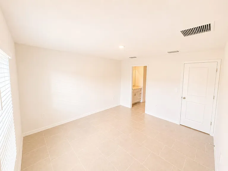 17240 Cantu Ct — Photo 45