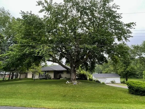 2326 Bixler Dr, Mogadore, OH 44260