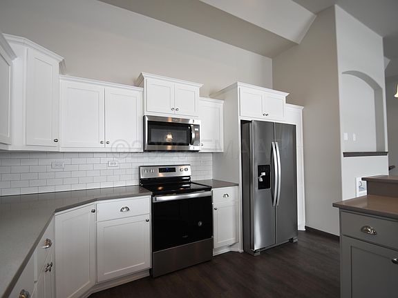 2nd image of 3017 38th Ave S
