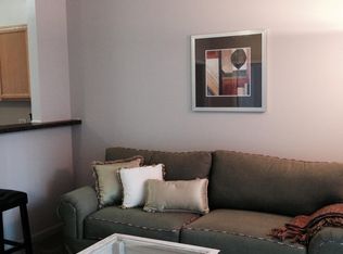 2015 Farmington Lakes Dr APT 11, Oswego, IL 60543
