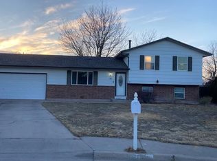 10 Bitterweed Ct, Pueblo, CO 81001