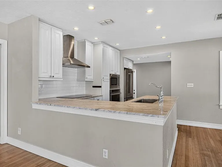 800 W Smith St — Photo 13